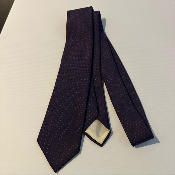 Brooks Brothers navy with tiny red dots 100% silk tie - Picture 2 of 6